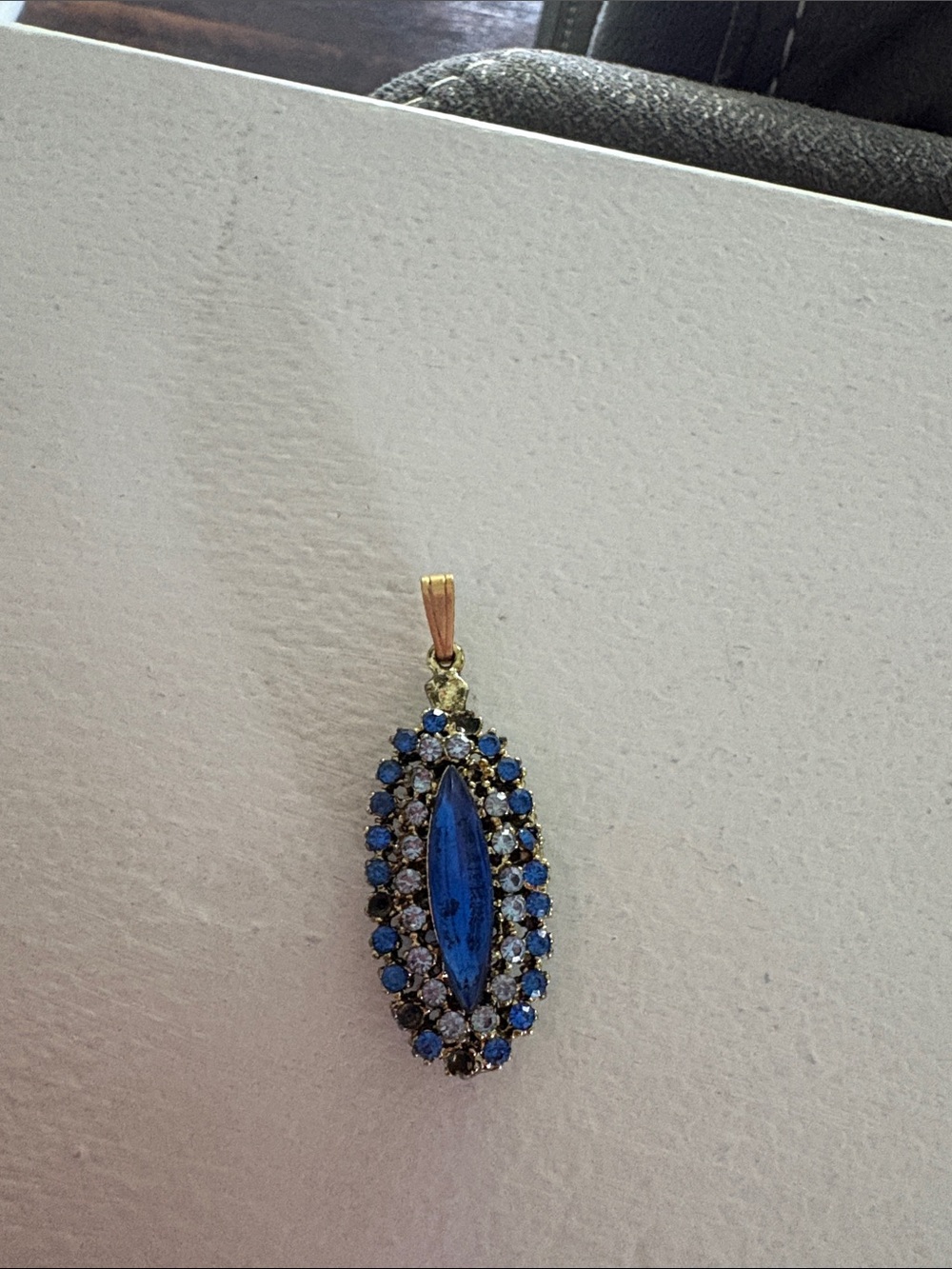 Vintage blue gemstone pendant